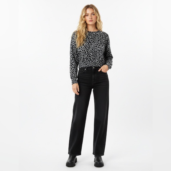 (#157)DYNAMITE Cheetah Print Pullover - Picture 1 of 4